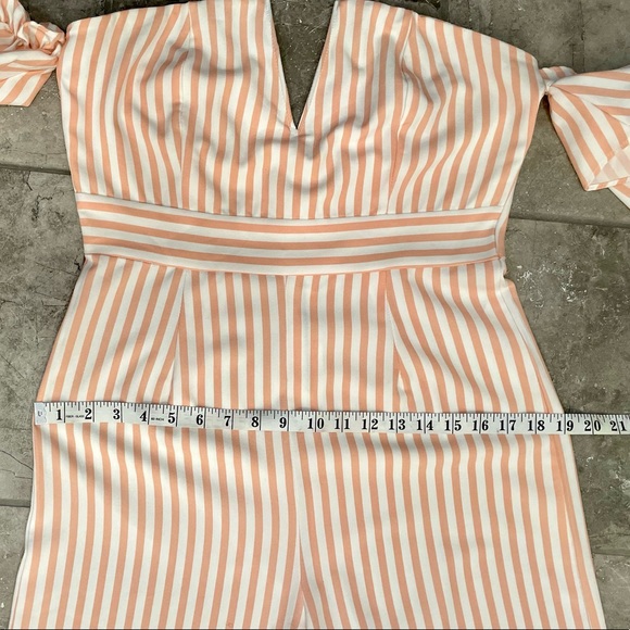🛍️Host Pick!🛍️ Adorable Jumpsuit Off-theShoulder L - Picture 13 of 15